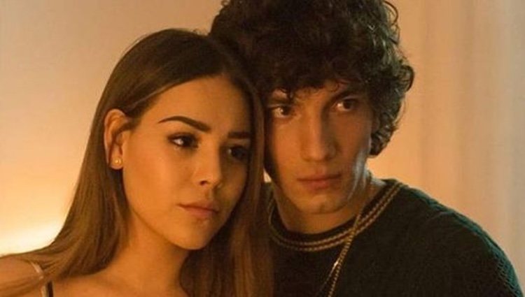 Danna Paola y Jorge López en un fotograma de 'Élite'