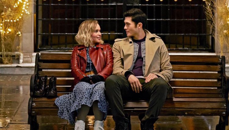 Emilia Clarke y Henry Golding en 'Last Christmas'