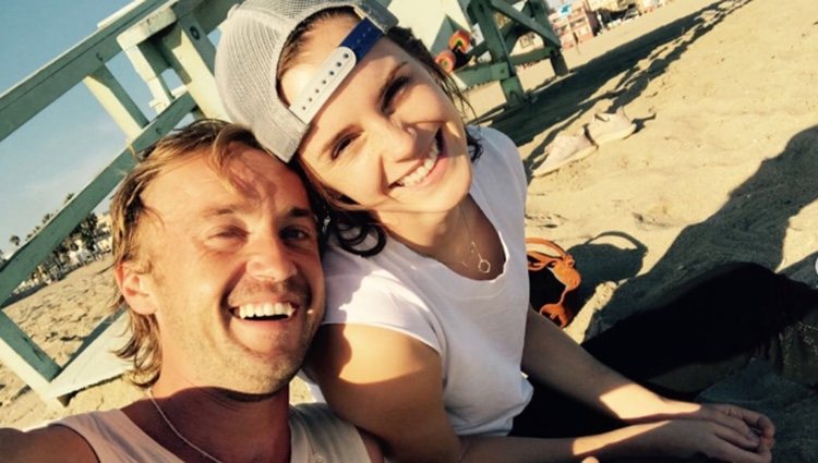 Tom Felton y Emma Watson en la playa/Fuente: Instgram