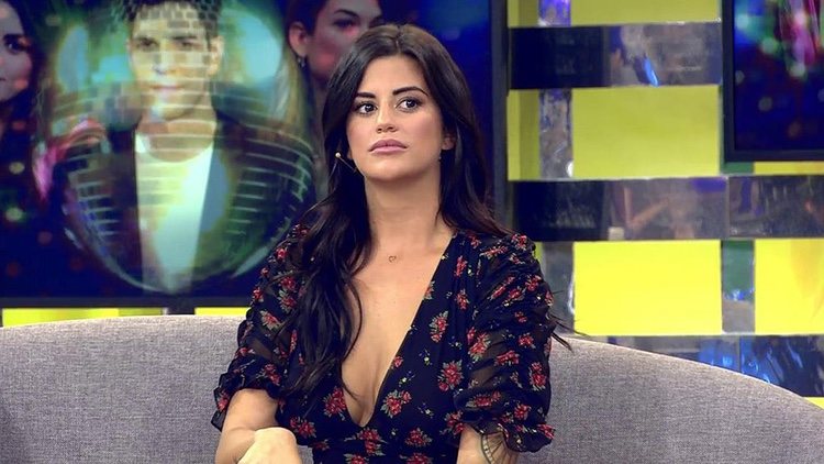 Lola Ortiz aclarando su relación con Diego Matamoros/ Foto: telecinco.es