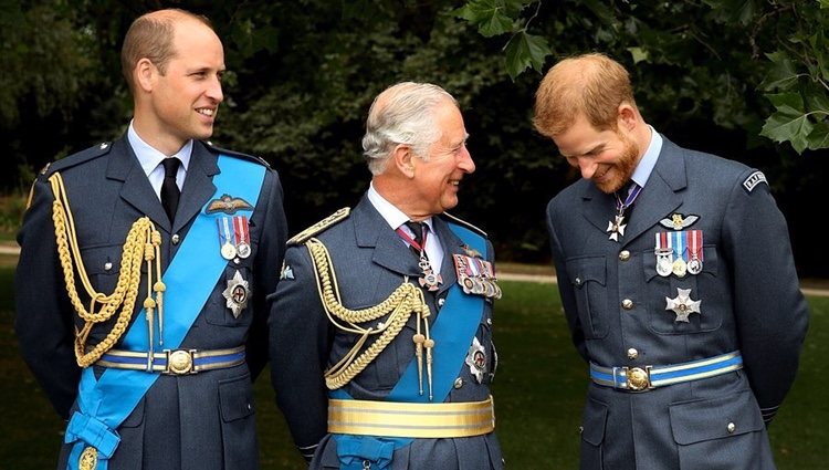 El Príncipe de Gales con sus dos hijos