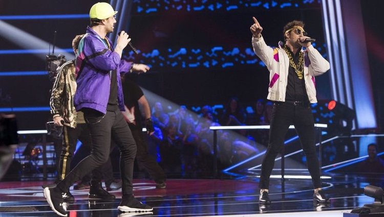 David Bisbal y Melendi viviendo el momento más divertido en 'La voz Kids'/Fuente:antena3.com