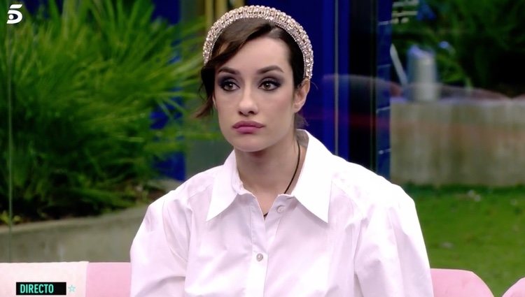 Adara antes de escuchar el alegato de su madre | Foto: telecinco.es