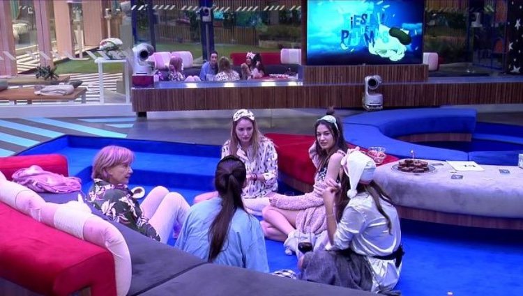 Las concursantes de 'GH VIP 7' en una fiesta de pijama dentro de la casa/ Foto: Telecinco.es