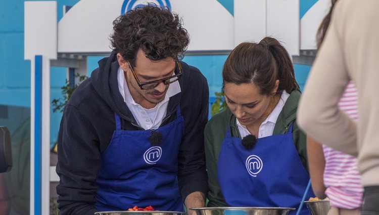 Juan Avellaneda y Tamara Falcó cocinando | Instagram