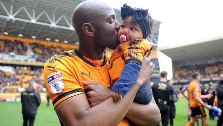 Benik Afobe y su hija Amora/Instagram