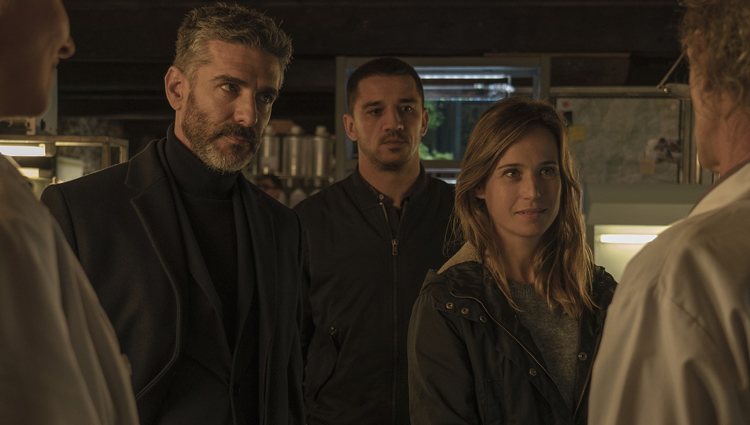 Leonardo Sbaraglia, Carlos Librado y Marta Etura en 'Legado en los huesos'