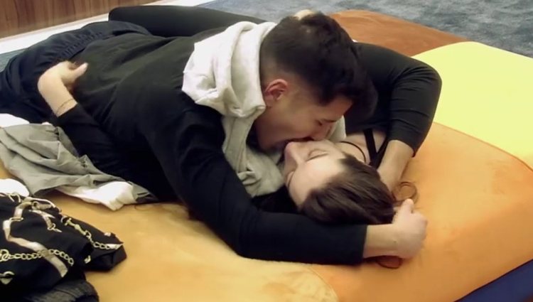 Adara y Gianmarco se besan en 'GH VIP 7' | telecinco.es