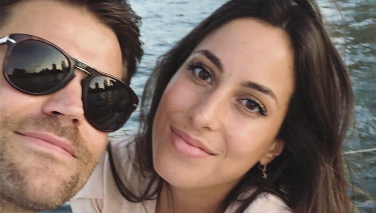 Paul Wesley e Ines de Leon mantienen su relación en la intimidad | Foto: Instagram