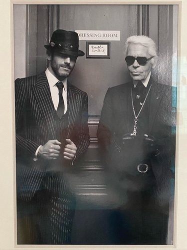 Sebastien Jondeau posando con Karl Lagerfeld/Instagram