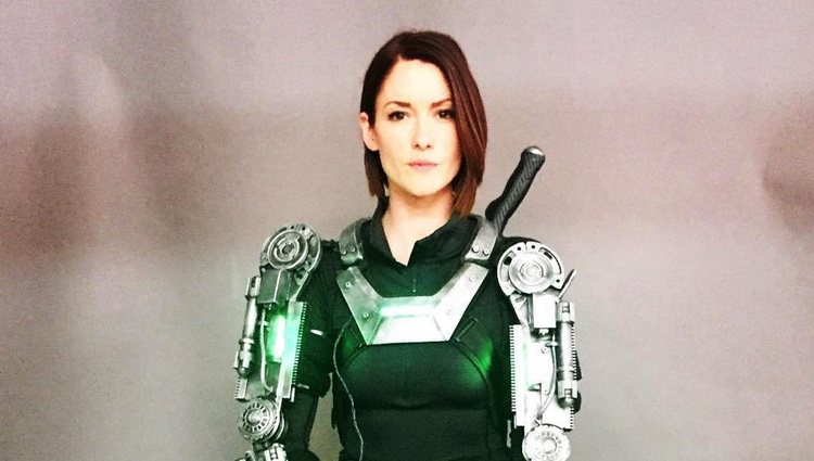 Chyler Leigh en el rodaje de 'Supergirl'