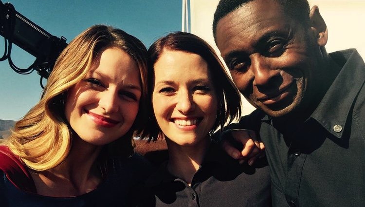 Chyler Leigh junto a los actores