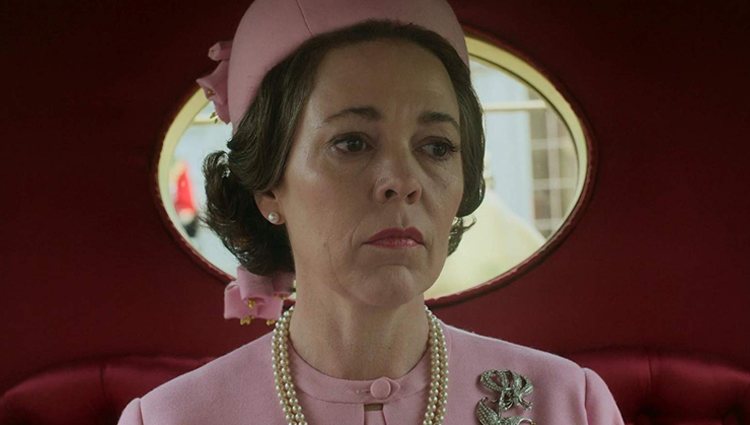 Olivia Colman como la reina Isabel II