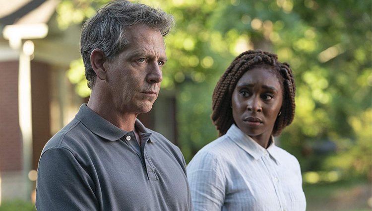 Ben Mendelsohn y Cynthia Erivo como Ralph Anderson y Holly Gibney, respectivamente, en 'El visitante'