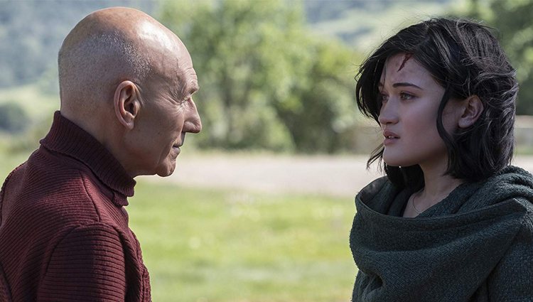 Patrick Stewart e Isabel Briones en 'Star Trek: Picard'