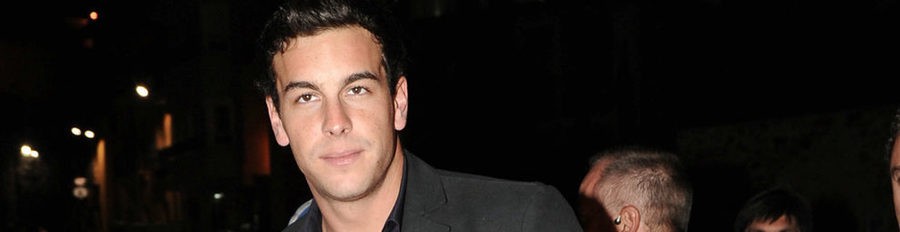 Mario Casas disfruta de la noche madrileña en el pub de su hermana Sheila