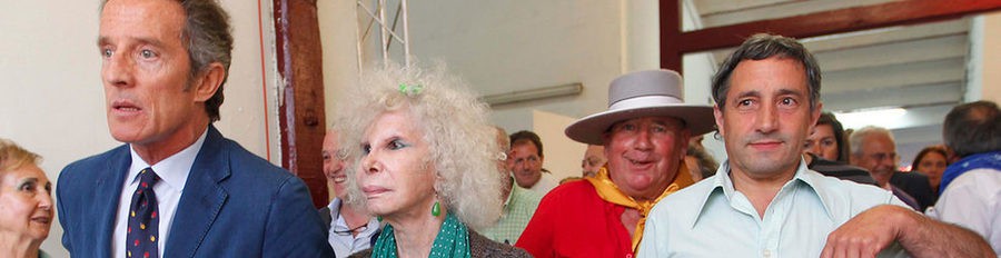 Cayetana de Alba disfruta de los toros y de Alfonso Díez en Santander