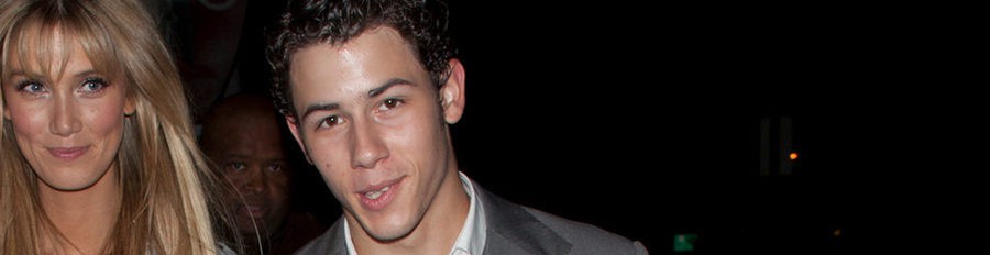 Nick Jonas y Delta Goodrem pasean su amor por Los Angeles