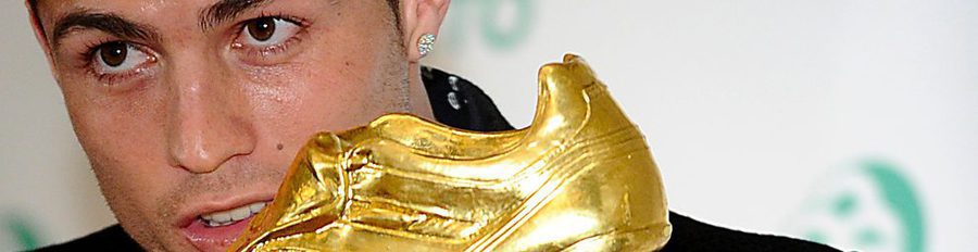 Cristiano Ronaldo recoge la Bota de Oro 2011 acompañado por su familia y su novia Irina Shayk