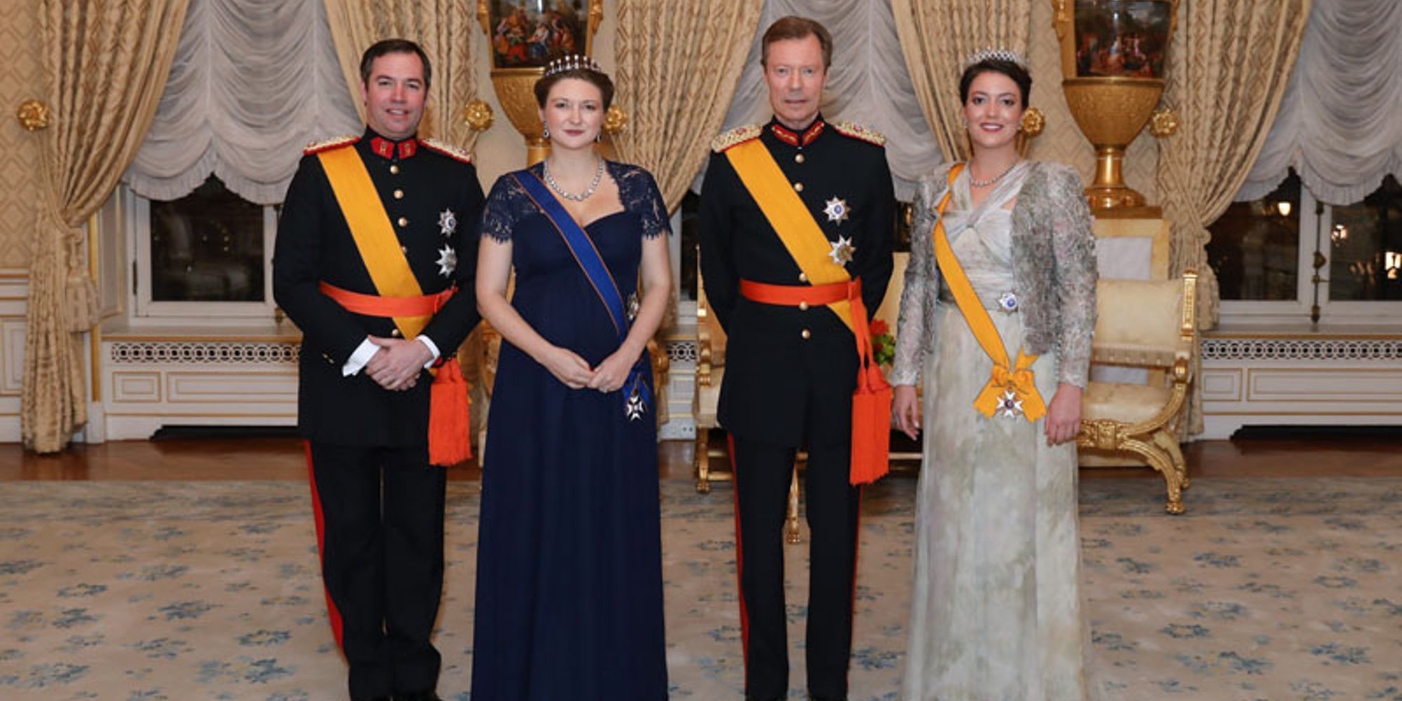 Stéphanie de Luxemburgo presume de embarazo y la Princesa Alexandra sustituye a la Gran Duquesa en una recepción de gala