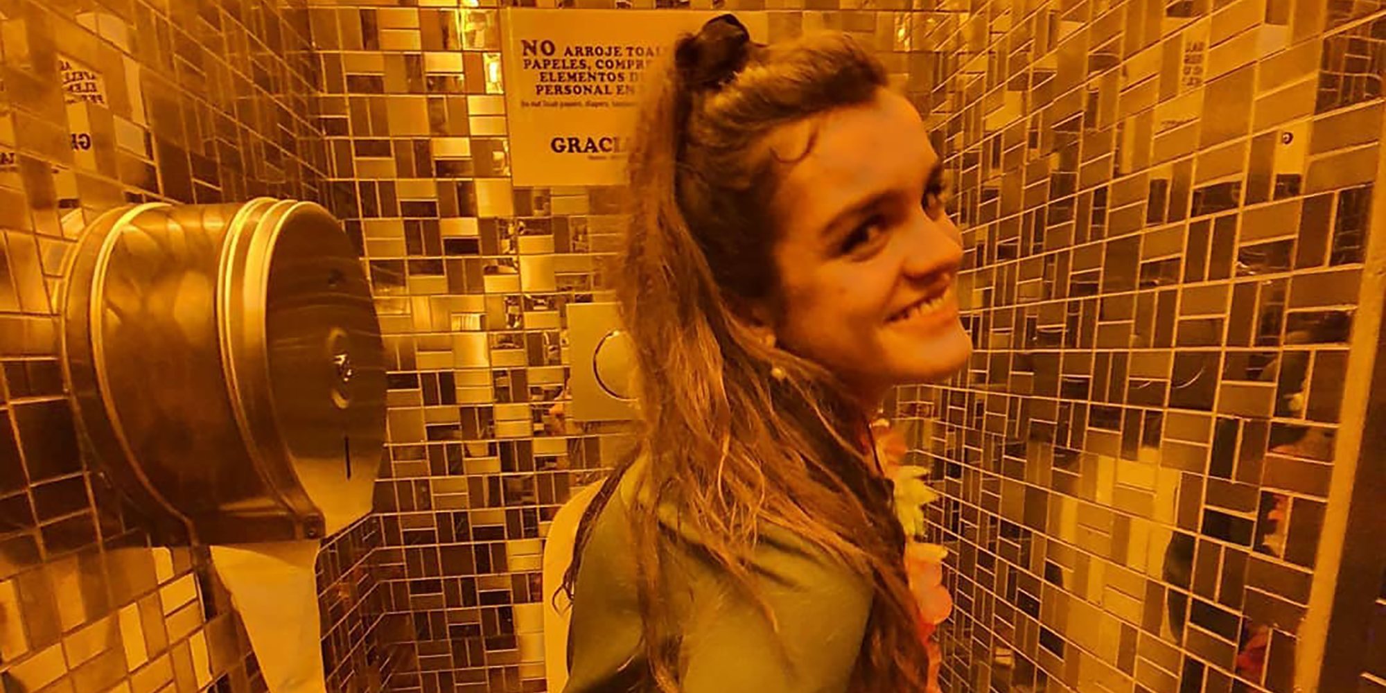 La foto más surrealista de Amaia Romero con Javier Calvo en el baño