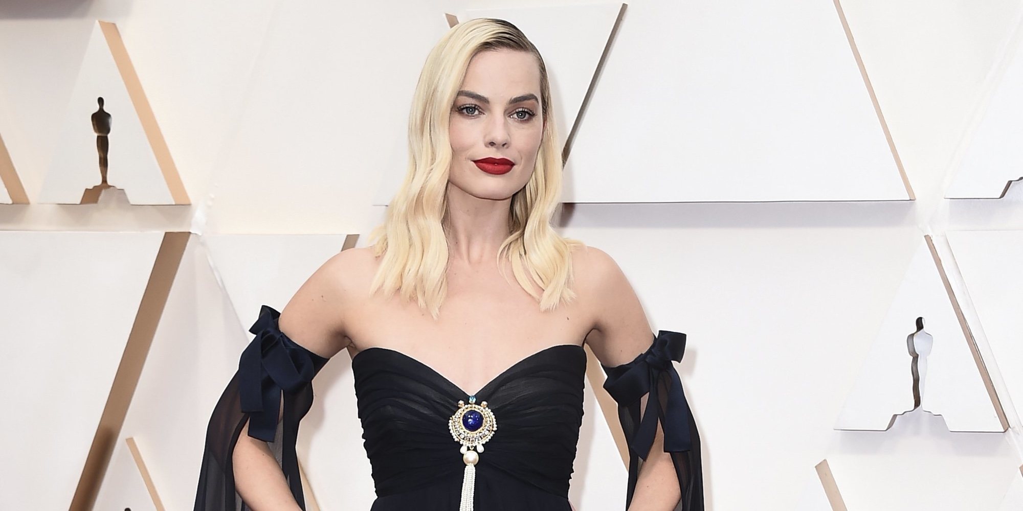 Margot Robbie habla sobre su amistad con el Príncipe Harry y le invita a Los Angeles con Meghan Markle