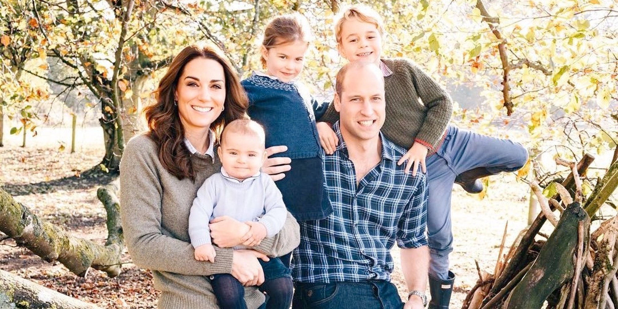 Las vacaciones en el campo de los Príncipes Jorge, Carlota y Luis de Cambridge entre ovejas y tractores