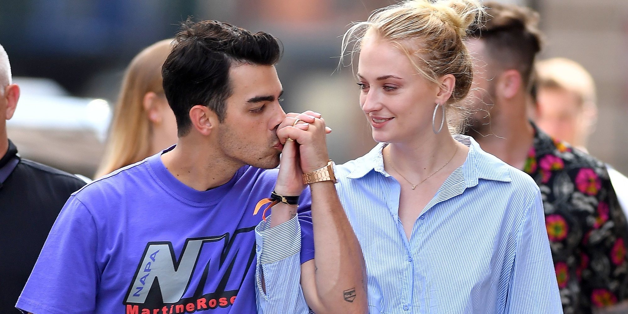 Sophie Turner revela que no quiso ir sola a su primera cita con Joe Jonas: "Pensaba que era una estafa"