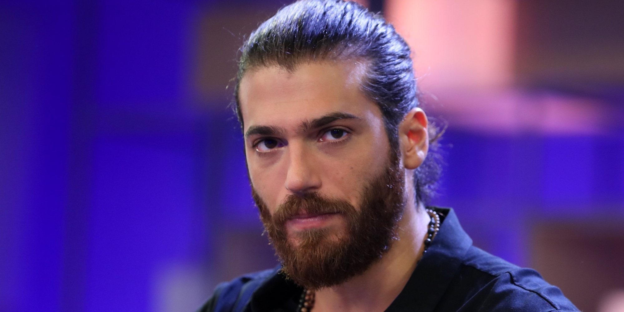 Can Yaman desmiente las acusaciones de haber agredido a una fan