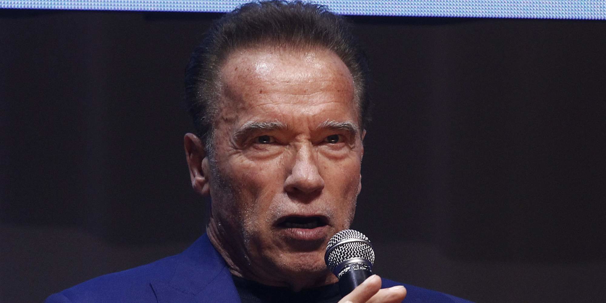 Arnold Schwarzenegger dona 1 millón de dólares a una fundación que recogerá suministros para hospitales