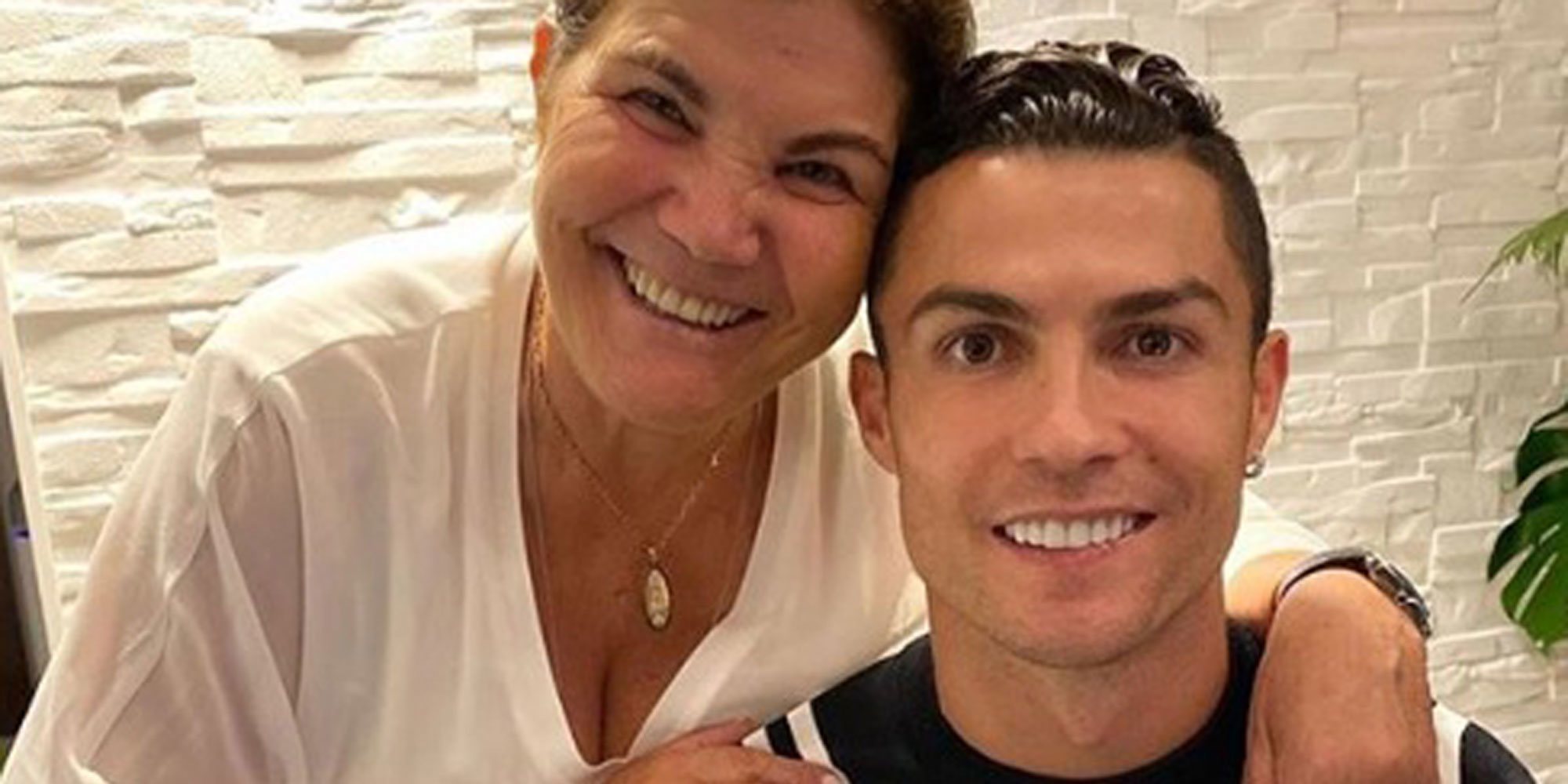 Cristiano Ronaldo, criticado por gastarse más de 100.000 euros en un coche para su madre en plena crisis del coronavirus