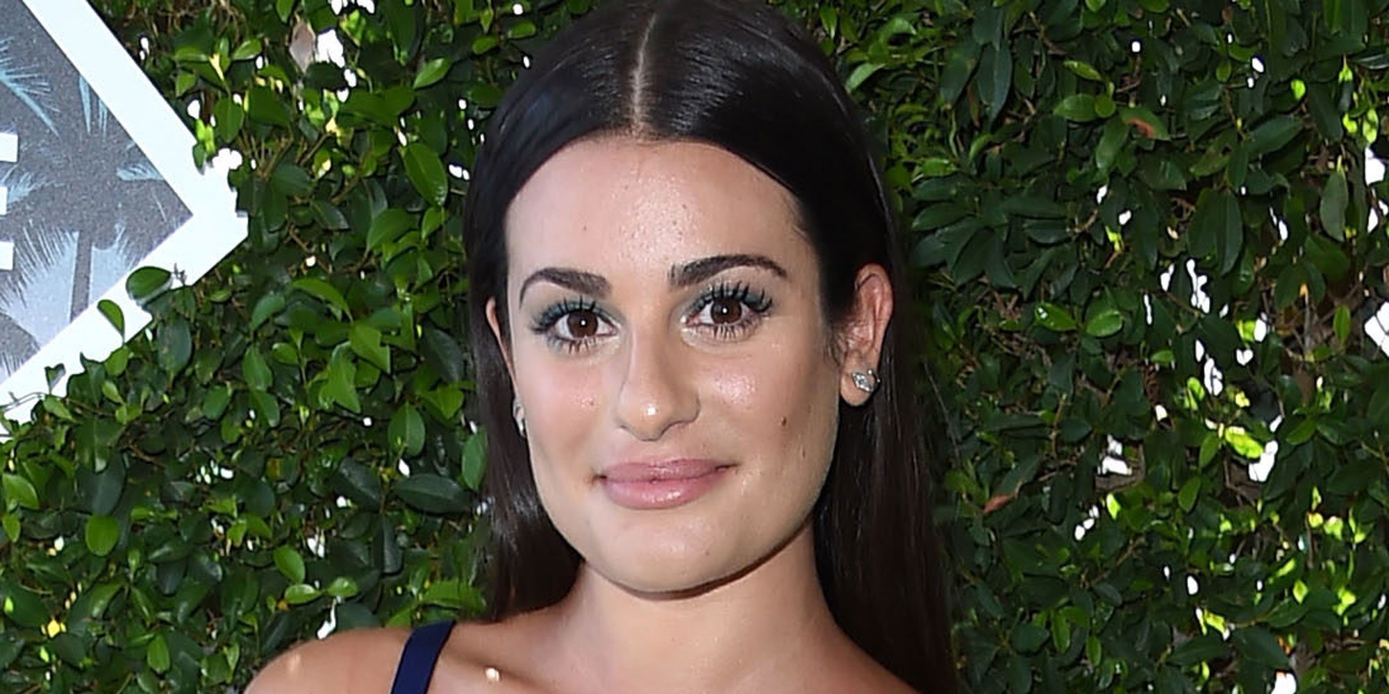 Lea Michele confirma que está embarazada de su primer hijo presumiendo de barriguita