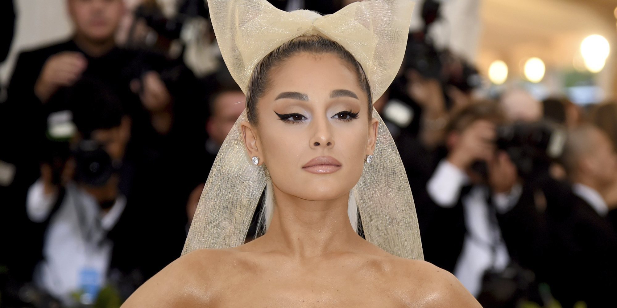 Ariana Grande y su madre ponen una orden de alejamiento a un fan que confesó querer asesinar a la cantante