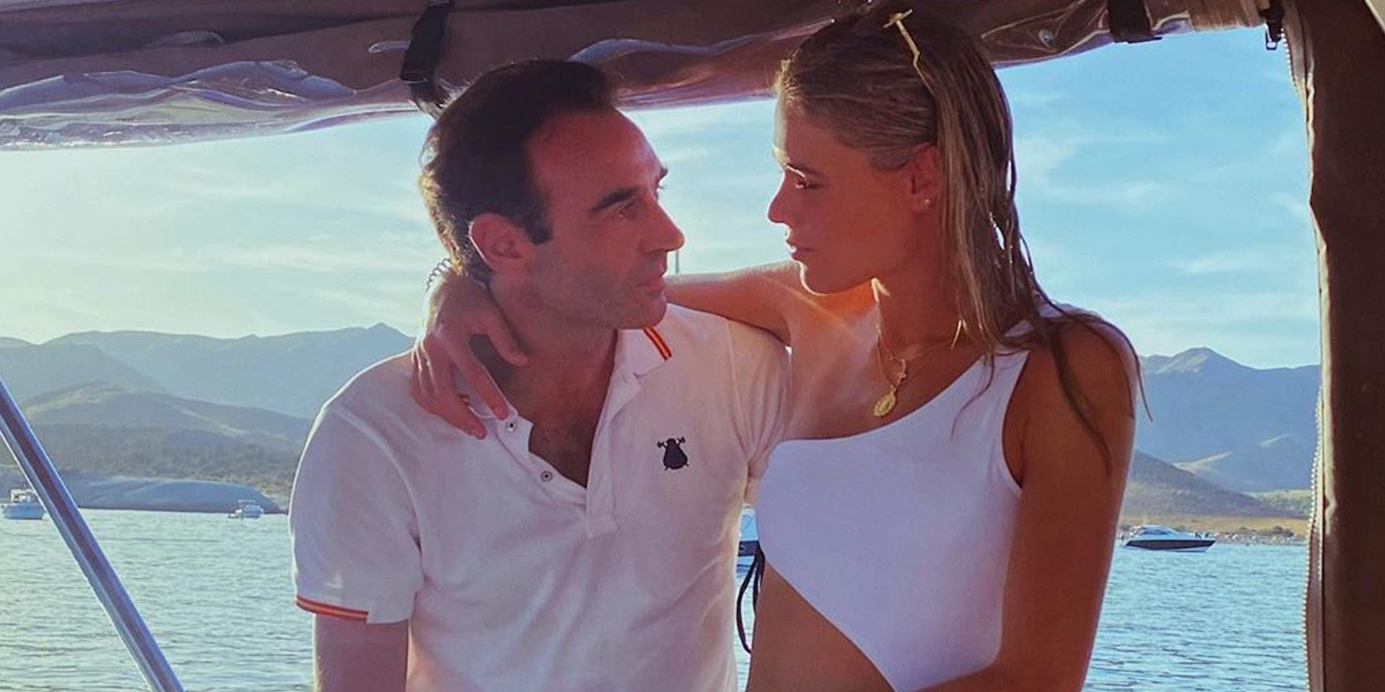 Enrique Ponce y Ana Soria derrochan amor a bordo de un barco disfrutando del atardecer