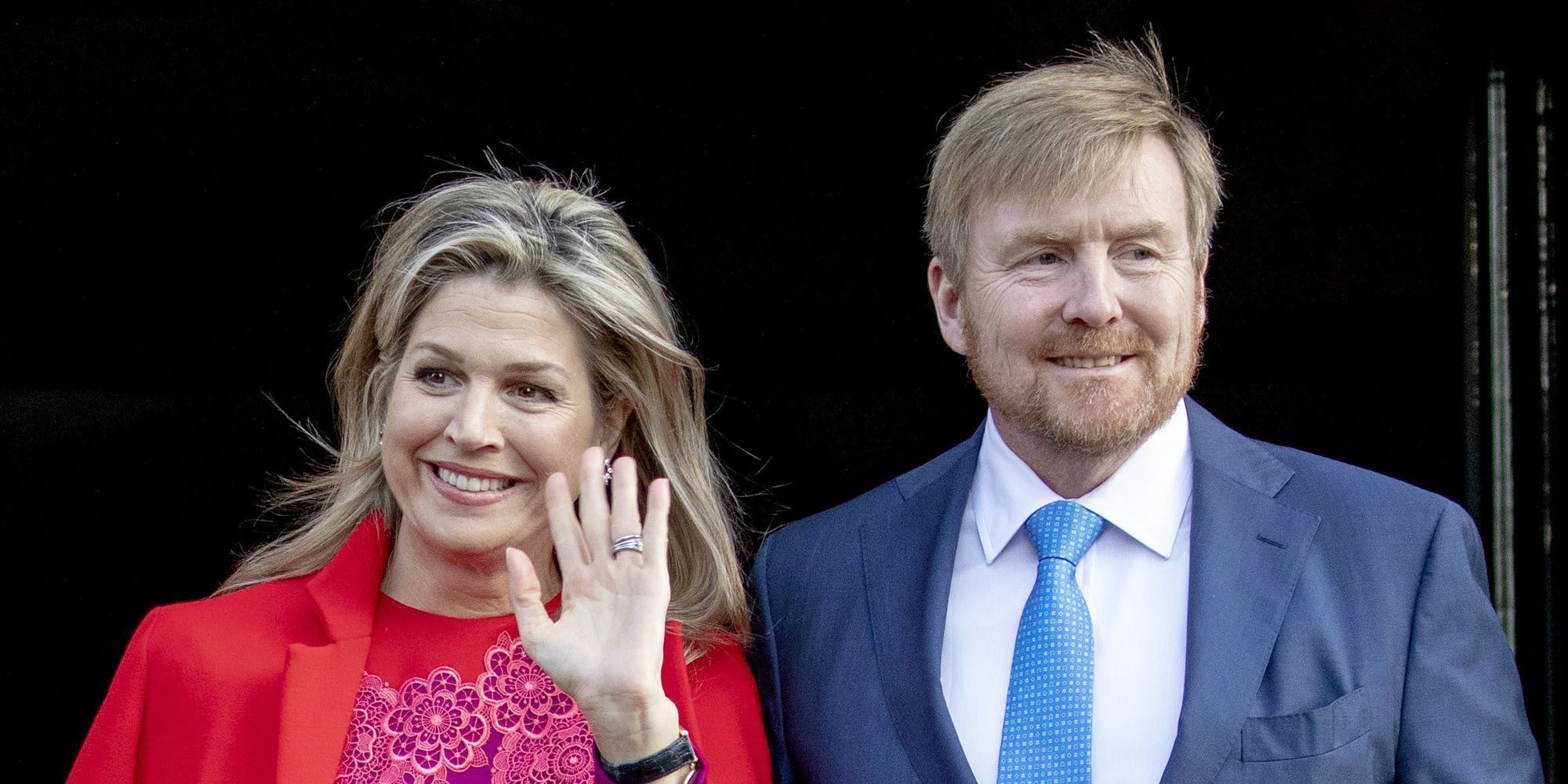 Guillermo y Máxima de Holanda piden perdón por no llevar mascarilla ni respetar la distancia social con un espontáneo