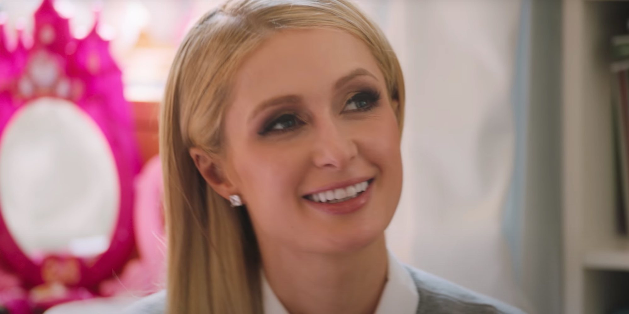 Paris Hilton relata los maltratos que sufrió en su adolescencia: "Nos pegaban y nos estrangulaban"