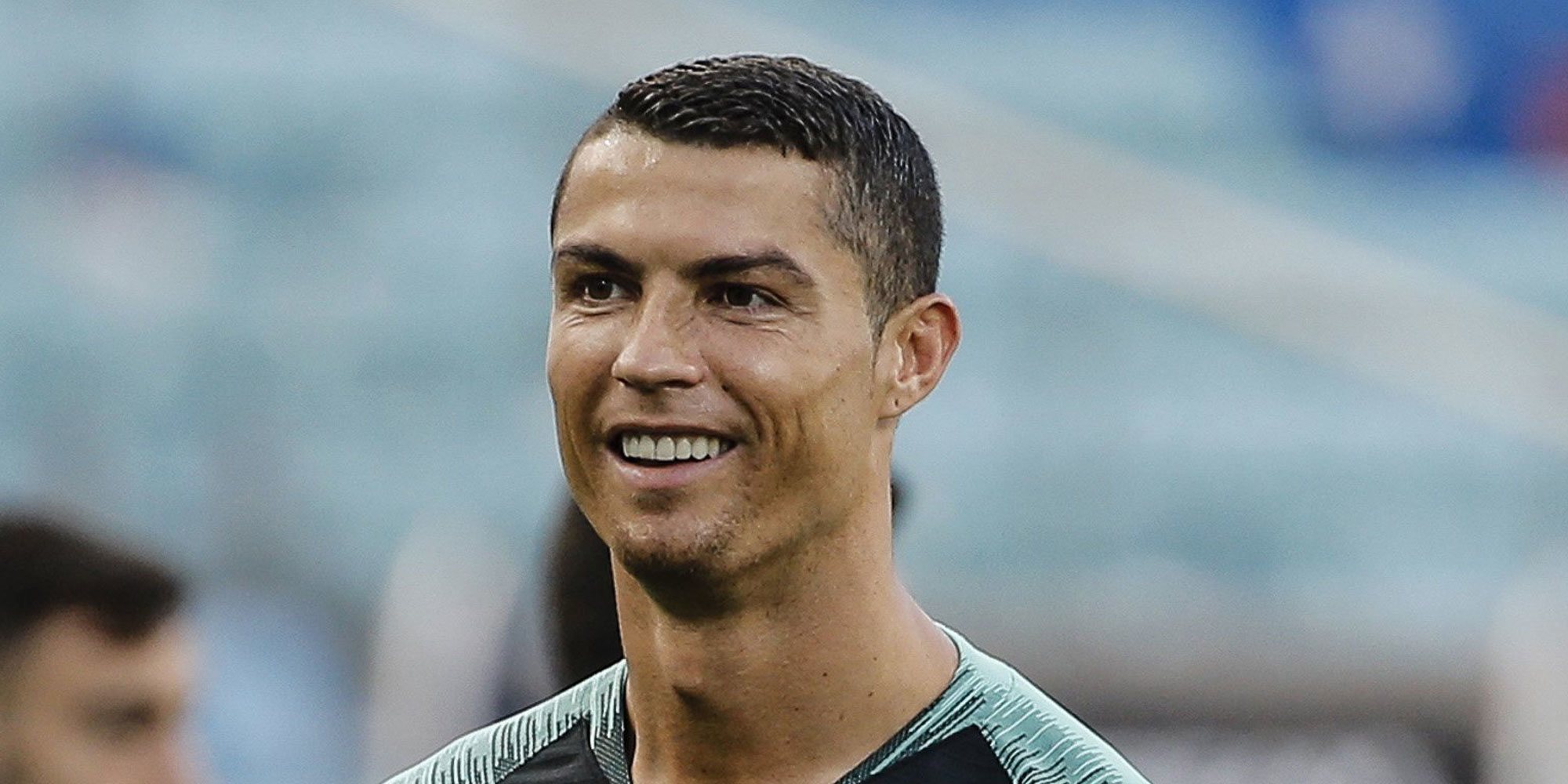 Cristiano Ronaldo se niega a usar mascarilla en el estadio de fútbol y no da ejemplo