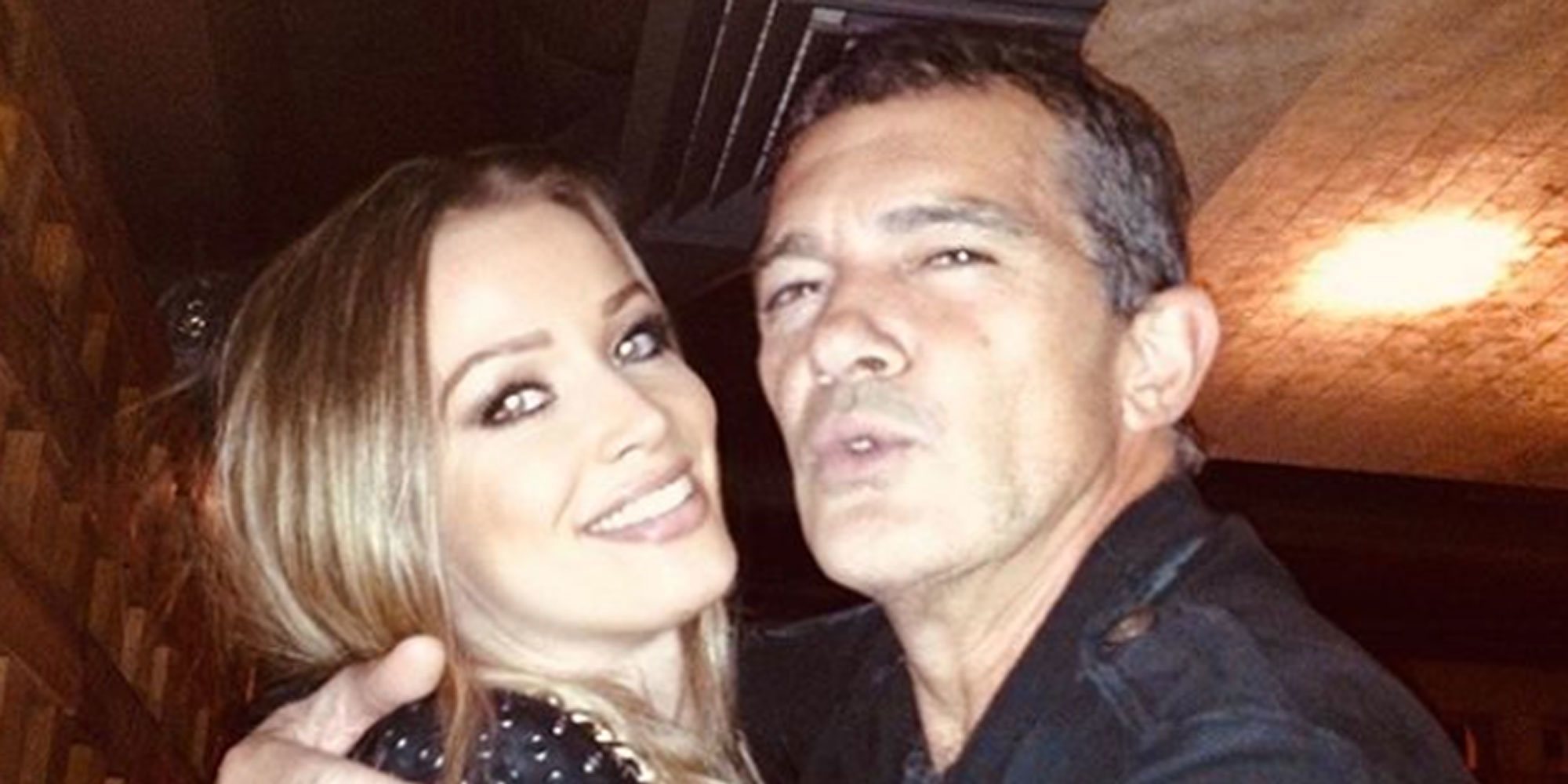 Antonio Banderas viaja a Berlín con Nicole Kimpel para volver al trabajo tras superar el coronavirus