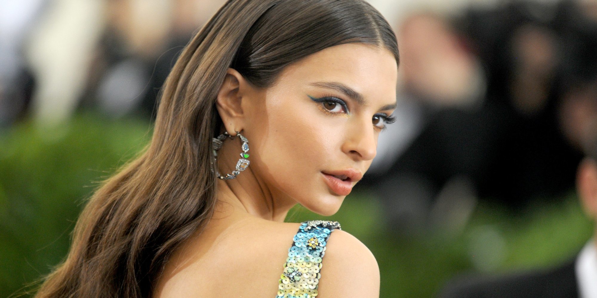 Emily Ratajkowski y el caso del fotógrafo Jonathan Leder que sigue ganado dinero a su cosa tras abusar de ella