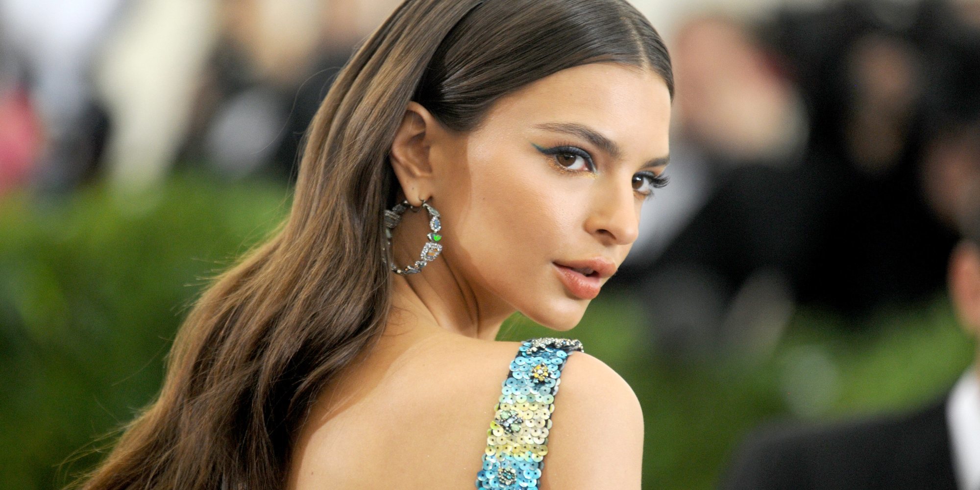 Emily Ratajkowski anuncia que está embarazada de seis meses