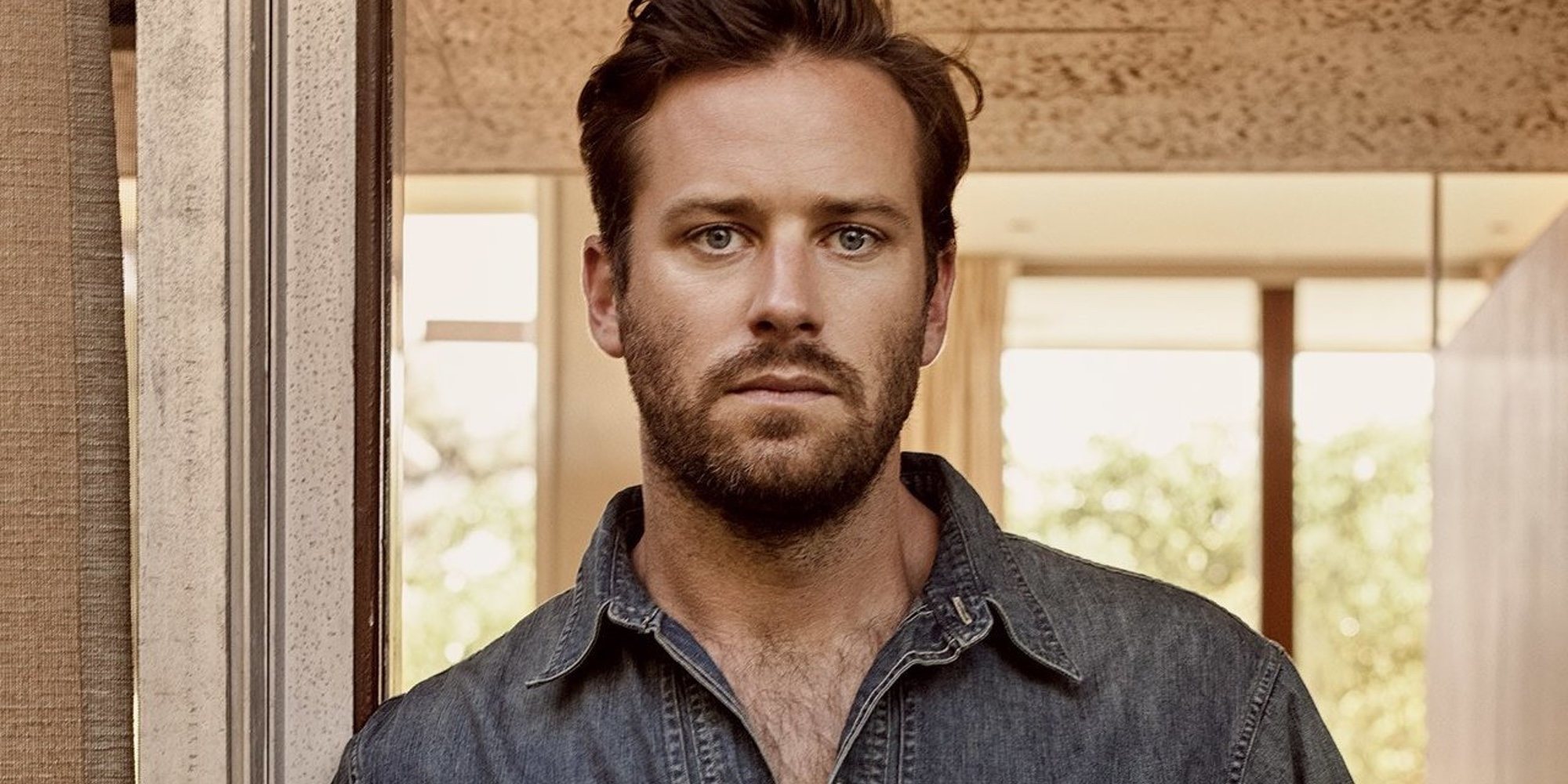 Una ex de Armie Hammer se pronuncia sobre su canibalismo: "Quería cocinar mi costilla en la barbacoa y comérsela"