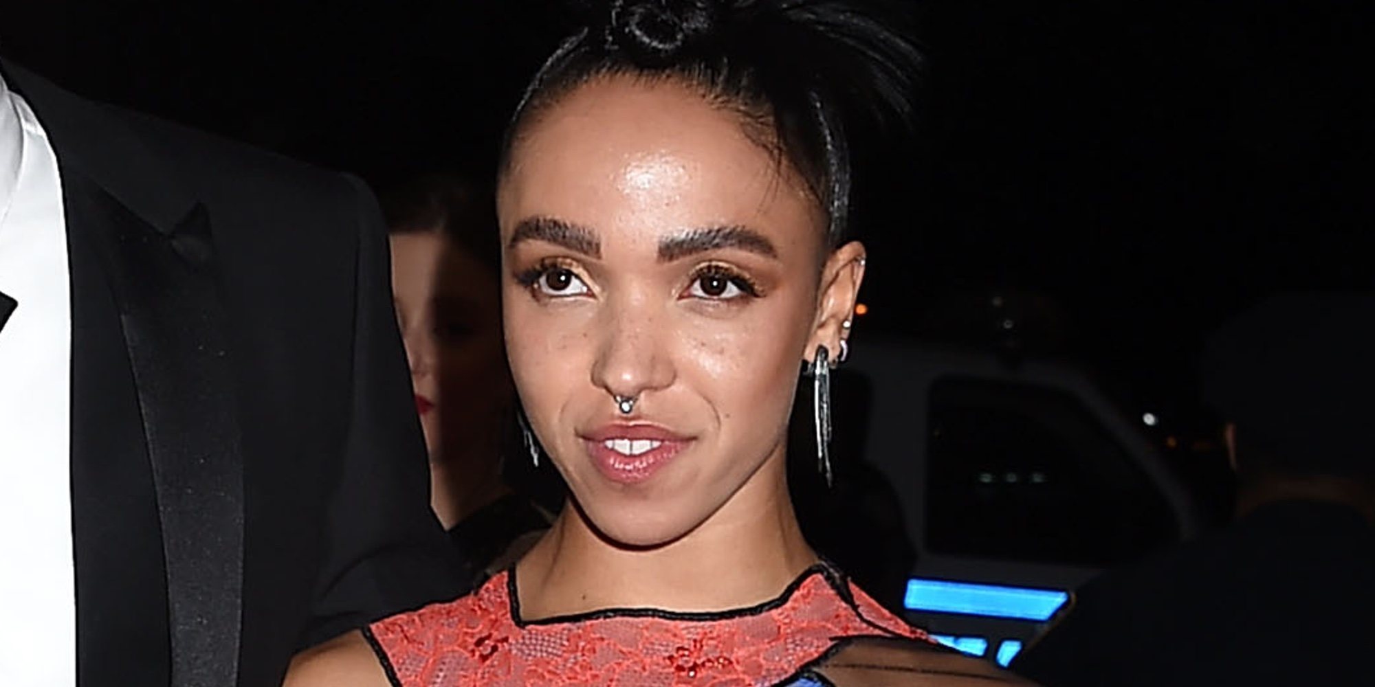 FKA twigs cuenta el racismo que sufrió por parte de los fans de su expareja Robert Pattinson