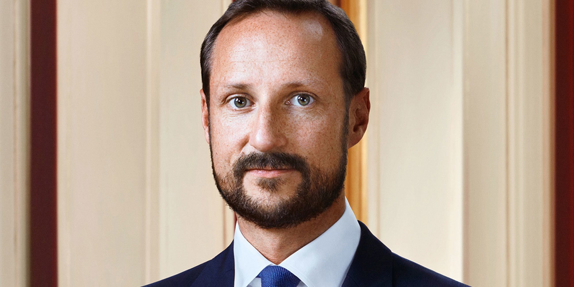 Haakon de Noruega reconoce sus problemas para leer y escribir en un encuentro con jóvenes con dislexia