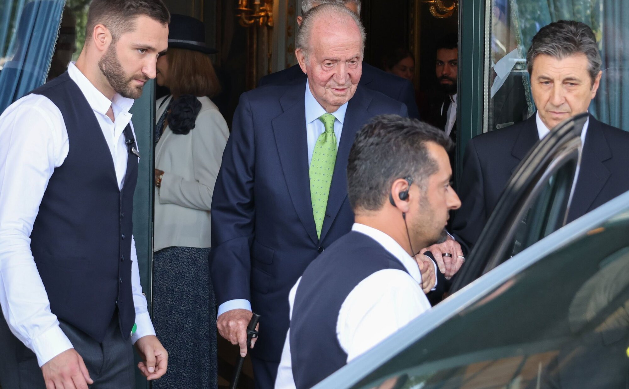 Las imágenes de los Reyes Juan Carlos y Sofía y la Infanta Elena en la graduación de Irene Urdangarin