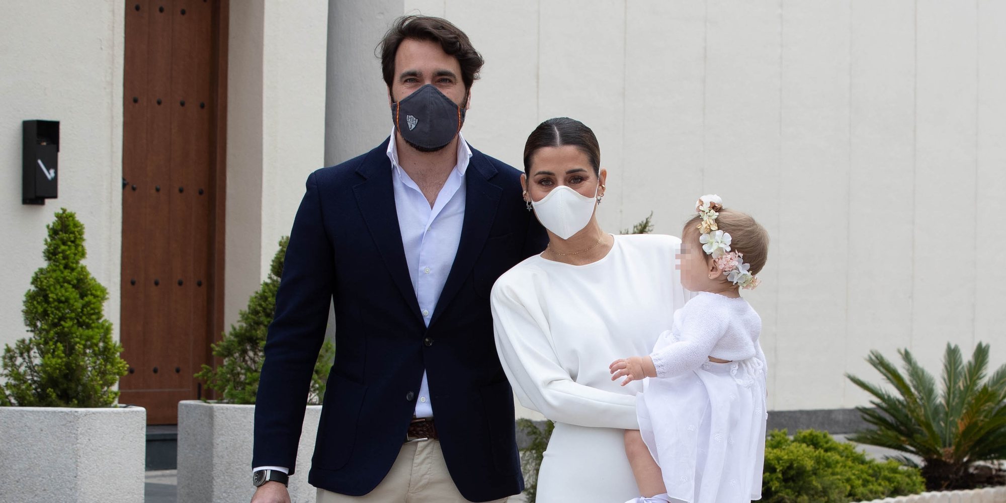 Elena Tablada y Javier Ungría celebran el bautizo de su hija Camila