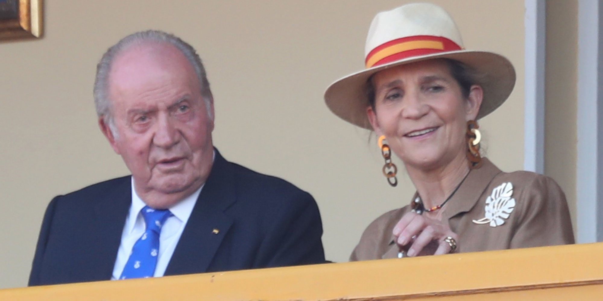 La Infanta Elena habla del Rey Juan Carlos en su reaparición en los toros: de cómo está a su apoyo desde la distancia