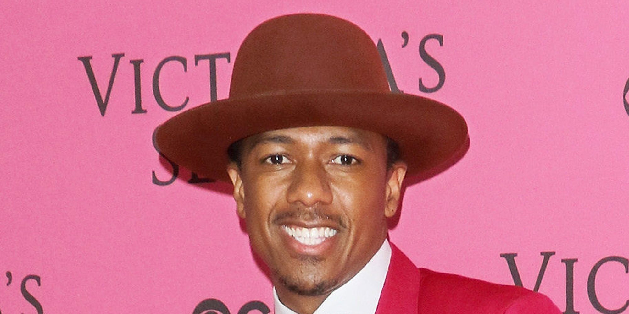 La novia de Nick Cannon le felicita por el Día del Padre anunciando que está embarazada