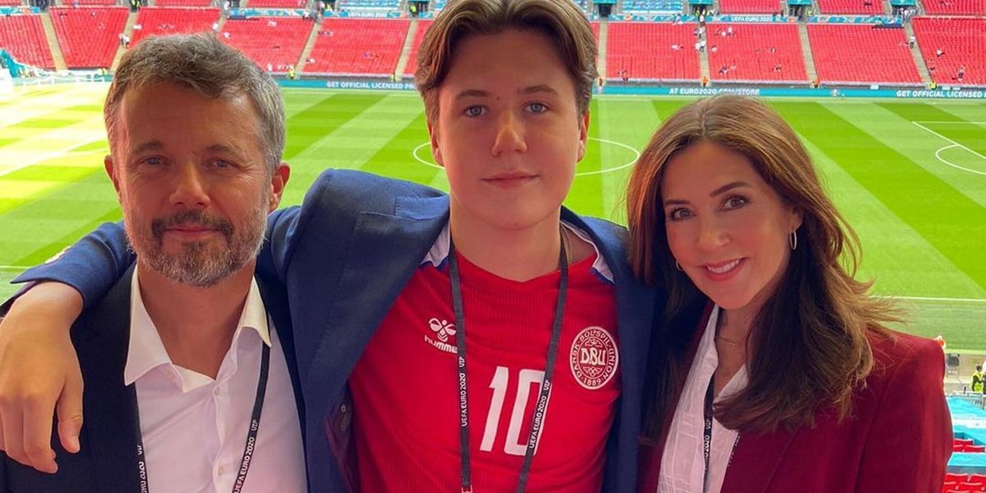 El buen perder de Federico y Mary de Dinamarca y su hijo Christian tras la derrota de Dinamarca en la Eurocopa 2020