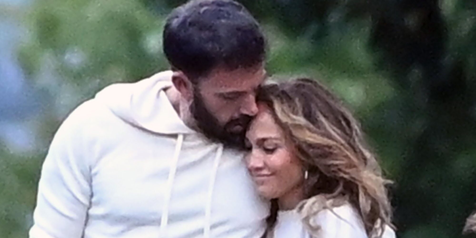 La primera foto oficial de Jennifer Lopez y Ben Affleck juntos en redes con la que confirman su romance