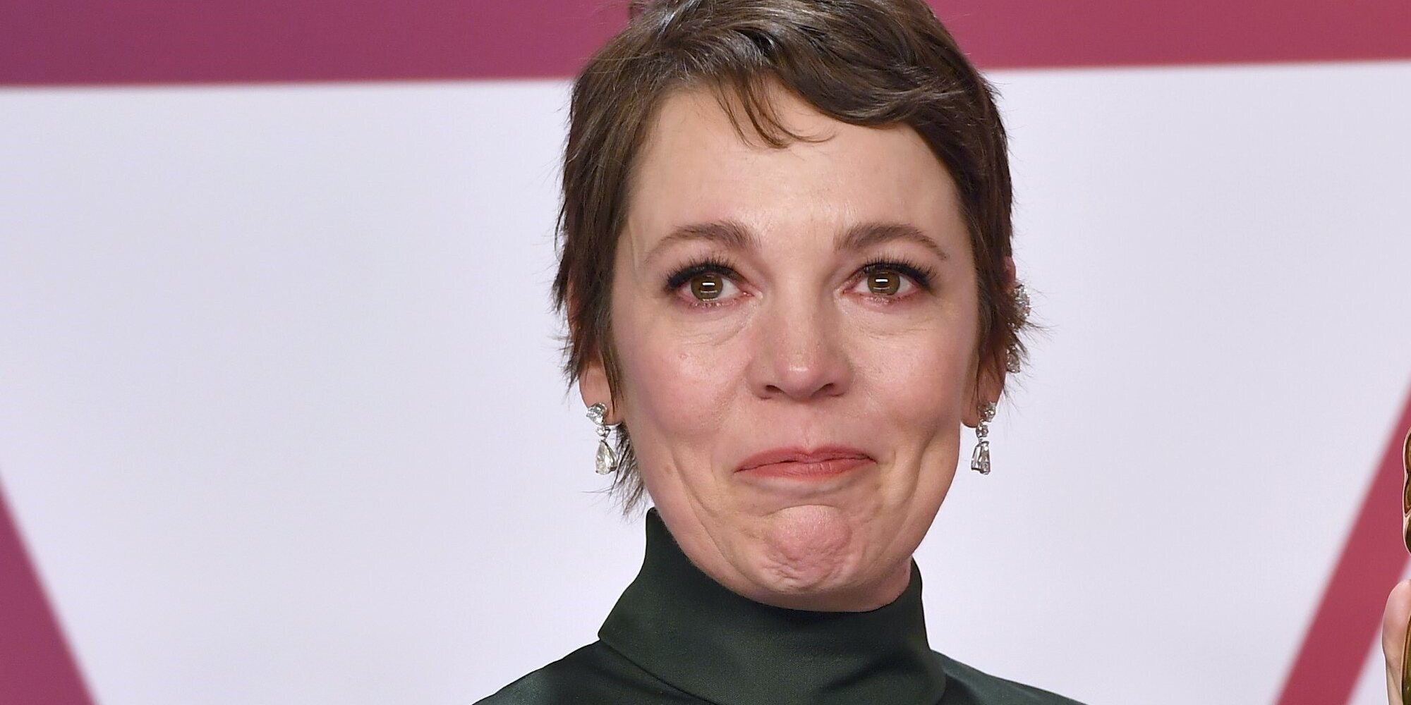 Olivia Colman dedica su victoria en los Premios Emmy 2021 a su fallecido padre